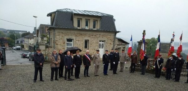 Monument aux Morts de Bourganeuf, lundi 25 septembre 2017. Cérémonie en hommage aux Harkis et autres membres de formations supplétives.