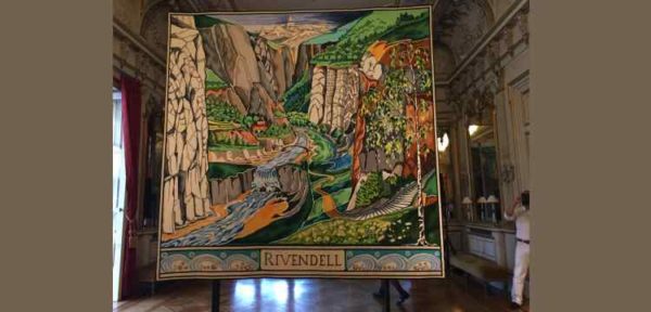 24 septembre 2019. Réception à l’Ambassade de Grande-Bretagne, mettant à l’honneur J.R.R. Tolkien et présentation d’une des tapisseries tissées à Aubusson à partir de son oeuvre.